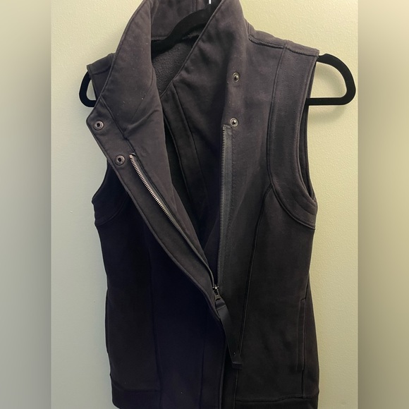 Womens Lululelemon Black Versa Vest - Picture 4 of 8